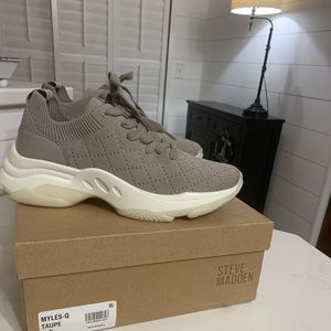 Women’s Steve Madden sneakers.  Size 9.5